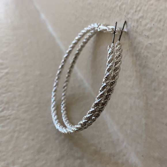 Set of 4 Large Hoop Earrings - Picture 6 of 8